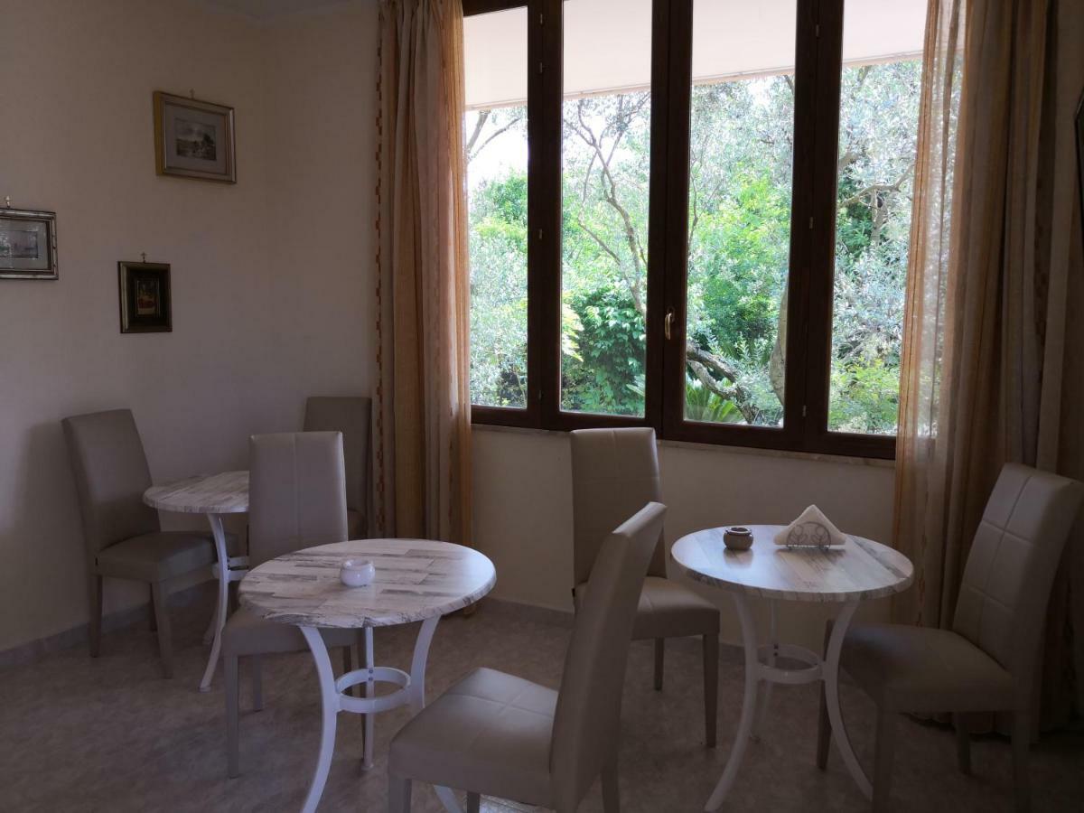 B&B D'Avino Pagani Bagian luar foto